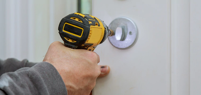 Street Locksmith For Smart Lock Repair in Muskoka, ON